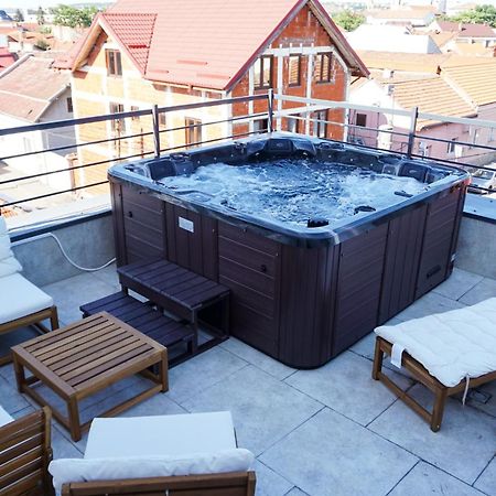 Hotel Fantazia Oradea Exterior photo
